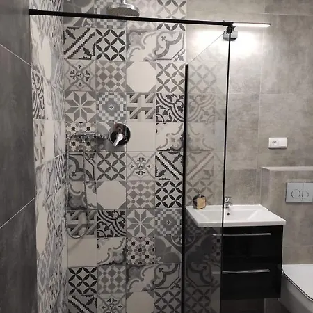 Apartment Mieszkanie 36 Metrow Z Tarasem I Miejscem Na Auto, Sauna W Lomianki *