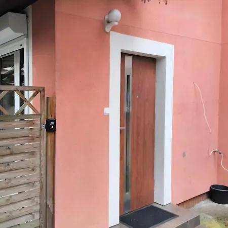 Mieszkanie 36 Metrow Z Tarasem I Miejscem Na Auto, Sauna W Apartment Łomianki